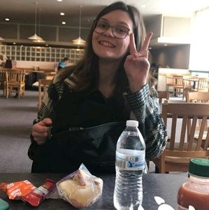 Meet your Posher, Jillian